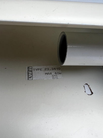 Biały, duński kinkiet Lyfa 23.3410 wyprodukowany w latach 70-80